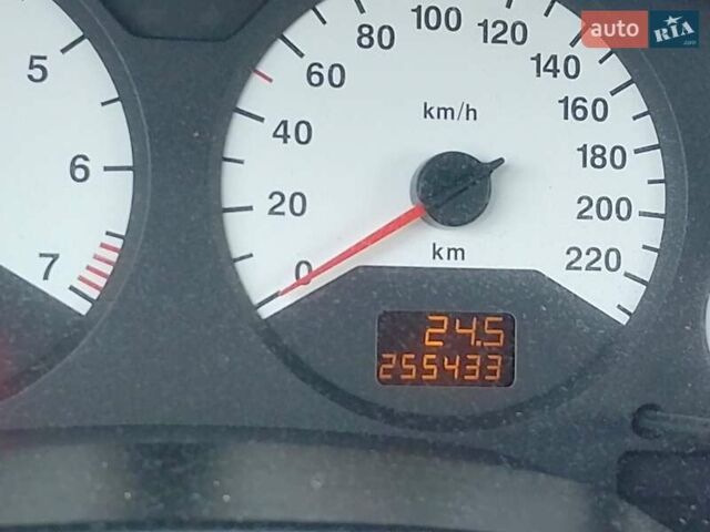 Сірий Опель Зафіра, об'ємом двигуна 1.8 л та пробігом 255 тис. км за 2350 $, фото 14 на Automoto.ua