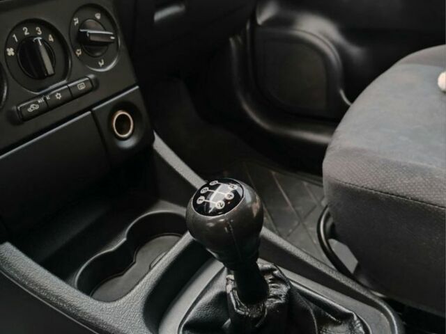 Серый Опель Зафира, объемом двигателя 2 л и пробегом 378 тыс. км за 2450 $, фото 11 на Automoto.ua