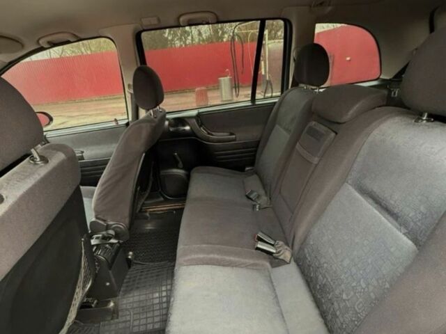 Серый Опель Зафира, объемом двигателя 2 л и пробегом 378 тыс. км за 2450 $, фото 5 на Automoto.ua