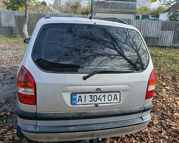 Серый Опель Зафира, объемом двигателя 2 л и пробегом 300 тыс. км за 3900 $, фото 5 на Automoto.ua
