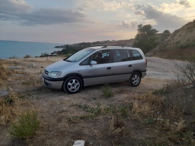 Серый Опель Зафира, объемом двигателя 2 л и пробегом 500 тыс. км за 2980 $, фото 2 на Automoto.ua