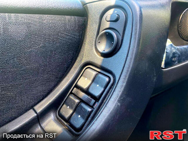 Серый Опель Зафира, объемом двигателя 2 л и пробегом 0 тыс. км за 3600 $, фото 8 на Automoto.ua