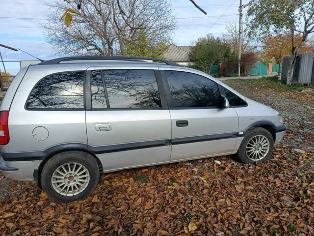 Серый Опель Зафира, объемом двигателя 2 л и пробегом 290 тыс. км за 3900 $, фото 6 на Automoto.ua