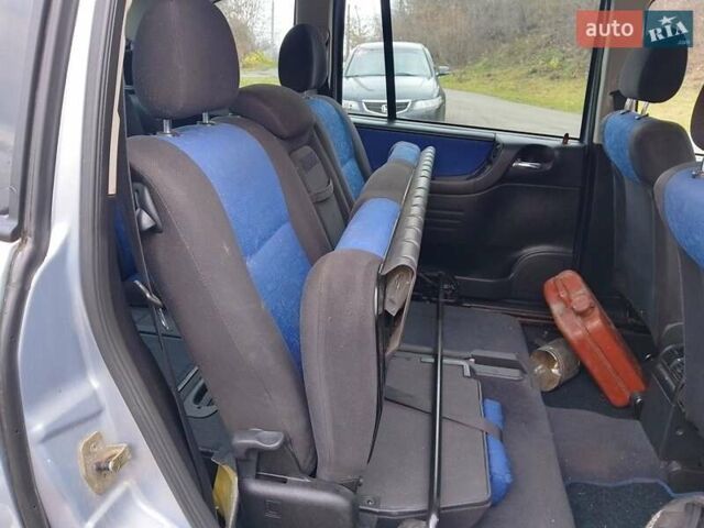 Сірий Опель Зафіра, об'ємом двигуна 1.8 л та пробігом 255 тис. км за 2350 $, фото 20 на Automoto.ua