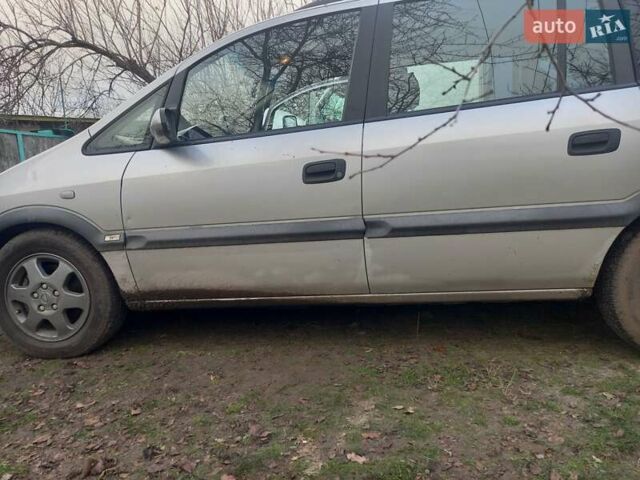 Серый Опель Зафира, объемом двигателя 2 л и пробегом 331 тыс. км за 2450 $, фото 5 на Automoto.ua