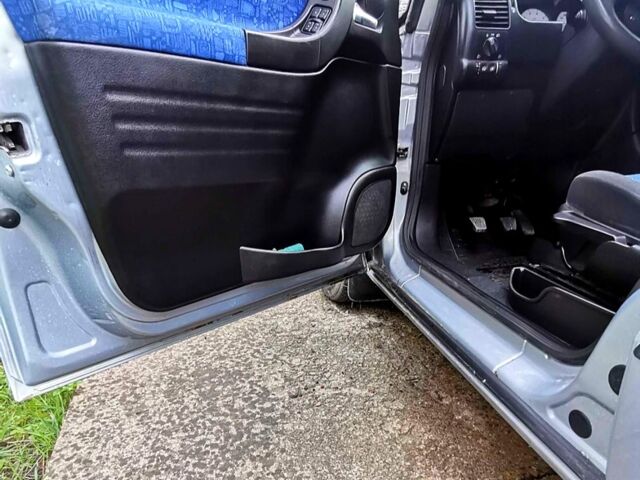 Сірий Опель Зафіра, об'ємом двигуна 1.8 л та пробігом 290 тис. км за 3950 $, фото 9 на Automoto.ua