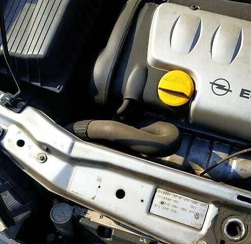 Серый Опель Зафира, объемом двигателя 1.8 л и пробегом 200 тыс. км за 4900 $, фото 4 на Automoto.ua