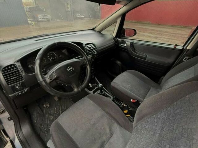 Серый Опель Зафира, объемом двигателя 2 л и пробегом 378 тыс. км за 2450 $, фото 3 на Automoto.ua