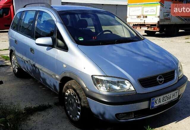 Серый Опель Зафира, объемом двигателя 1.8 л и пробегом 200 тыс. км за 4900 $, фото 1 на Automoto.ua