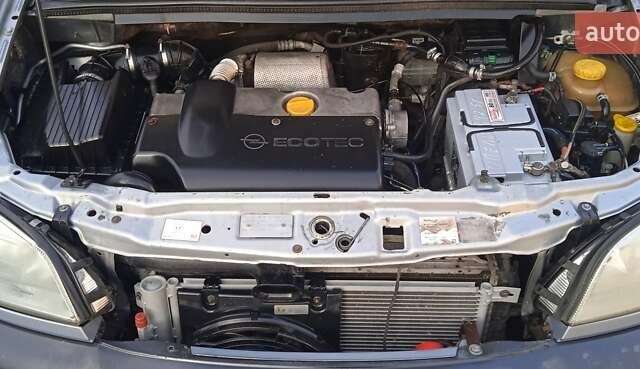 Серый Опель Зафира, объемом двигателя 2 л и пробегом 370 тыс. км за 3699 $, фото 13 на Automoto.ua