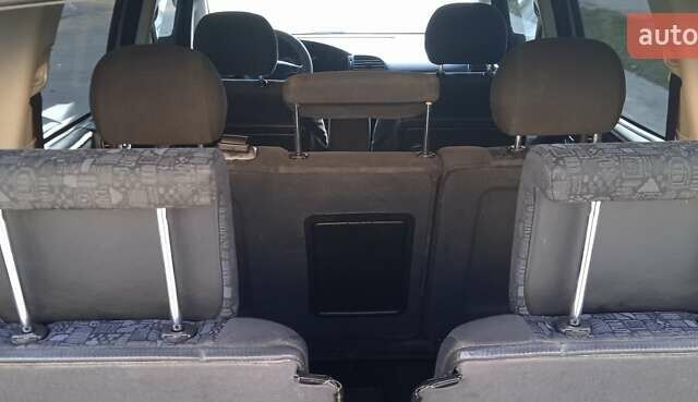 Серый Опель Зафира, объемом двигателя 2 л и пробегом 370 тыс. км за 3699 $, фото 18 на Automoto.ua