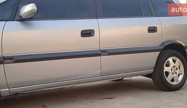 Серый Опель Зафира, объемом двигателя 2 л и пробегом 370 тыс. км за 3699 $, фото 11 на Automoto.ua