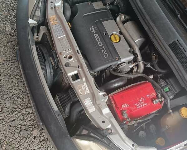 Серый Опель Зафира, объемом двигателя 2 л и пробегом 356 тыс. км за 3200 $, фото 8 на Automoto.ua