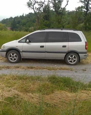 Серый Опель Зафира, объемом двигателя 2 л и пробегом 327 тыс. км за 3200 $, фото 5 на Automoto.ua