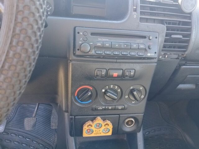 Серый Опель Зафира, объемом двигателя 0 л и пробегом 250 тыс. км за 1800 $, фото 7 на Automoto.ua