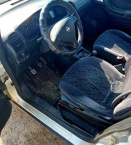 Серый Опель Зафира, объемом двигателя 2 л и пробегом 347 тыс. км за 3000 $, фото 4 на Automoto.ua