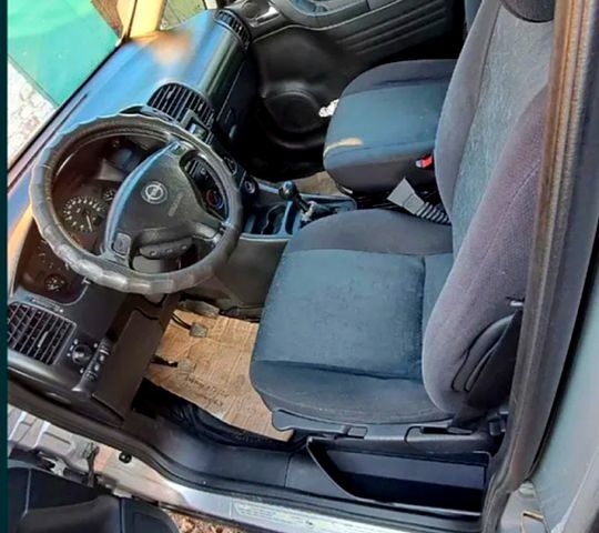 Серый Опель Зафира, объемом двигателя 2 л и пробегом 283 тыс. км за 4500 $, фото 3 на Automoto.ua