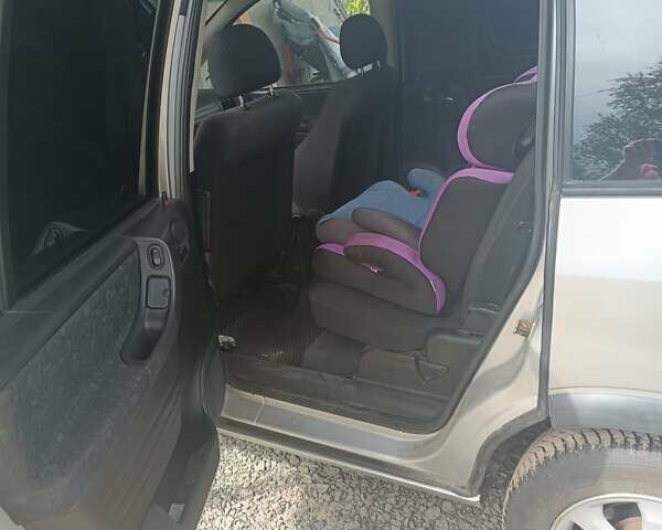 Серый Опель Зафира, объемом двигателя 2 л и пробегом 356 тыс. км за 3200 $, фото 1 на Automoto.ua