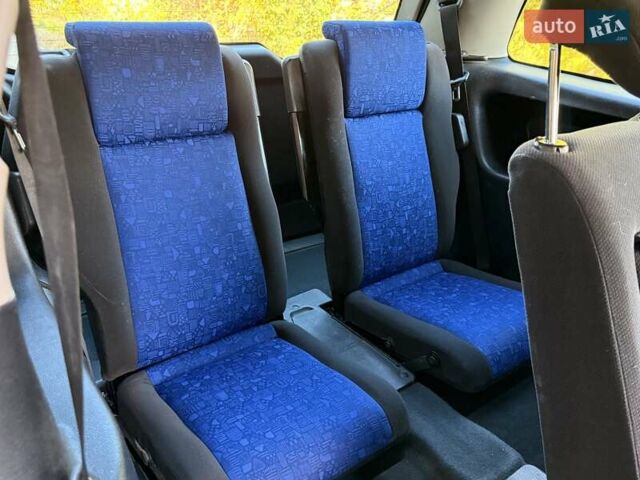 Серый Опель Зафира, объемом двигателя 1.8 л и пробегом 246 тыс. км за 5100 $, фото 12 на Automoto.ua