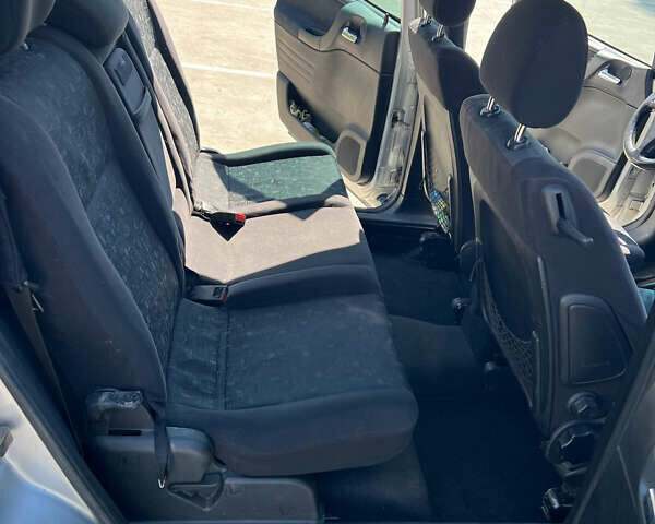 Серый Опель Зафира, объемом двигателя 2 л и пробегом 339 тыс. км за 3900 $, фото 19 на Automoto.ua