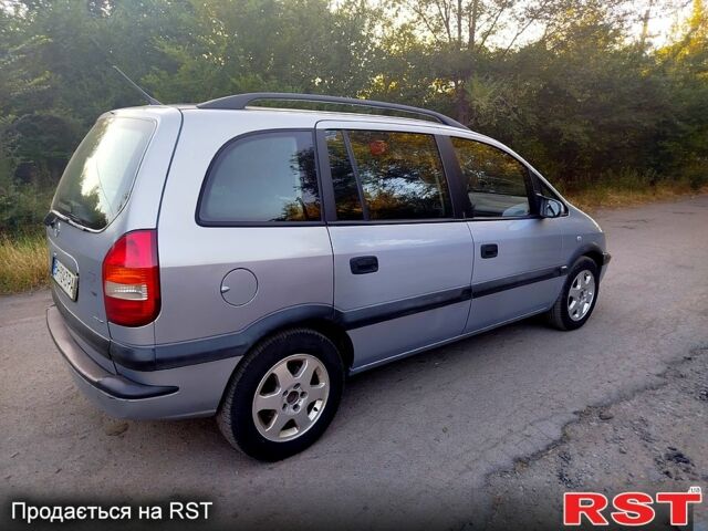 Серый Опель Зафира, объемом двигателя 2 л и пробегом 212 тыс. км за 3200 $, фото 3 на Automoto.ua