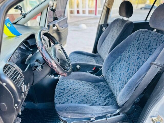 Серый Опель Зафира, объемом двигателя 1.9 л и пробегом 250 тыс. км за 2150 $, фото 14 на Automoto.ua