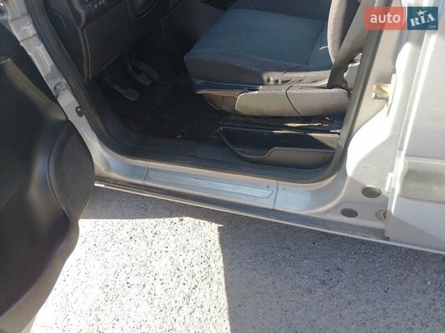 Сірий Опель Зафіра, об'ємом двигуна 1.8 л та пробігом 250 тис. км за 2450 $, фото 16 на Automoto.ua