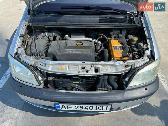 Серый Опель Зафира, объемом двигателя 2 л и пробегом 339 тыс. км за 3900 $, фото 8 на Automoto.ua