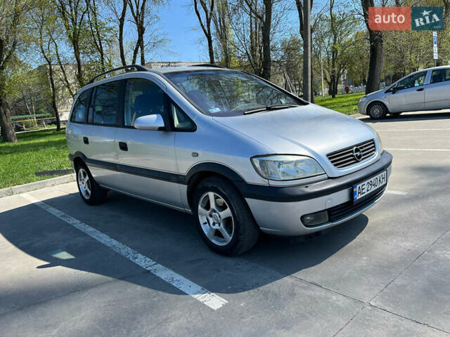 Серый Опель Зафира, объемом двигателя 2 л и пробегом 339 тыс. км за 3900 $, фото 4 на Automoto.ua