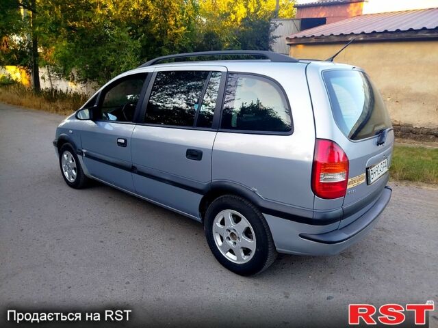 Серый Опель Зафира, объемом двигателя 2 л и пробегом 212 тыс. км за 3200 $, фото 5 на Automoto.ua