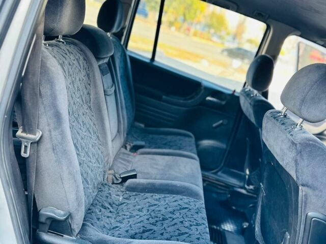 Серый Опель Зафира, объемом двигателя 1.9 л и пробегом 250 тыс. км за 2150 $, фото 16 на Automoto.ua