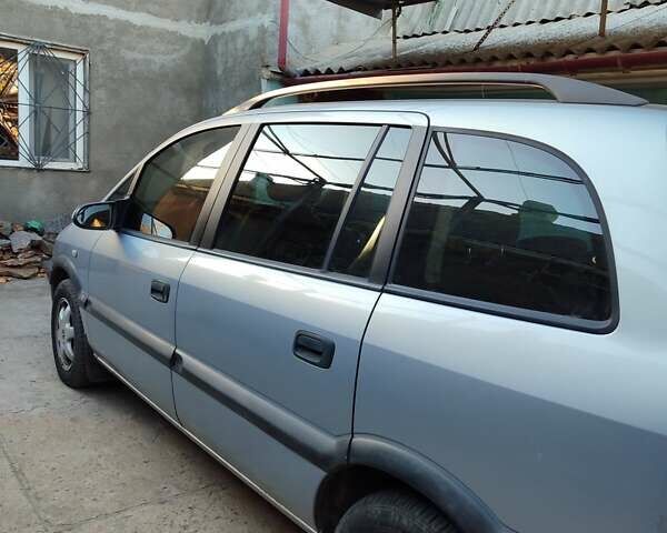 Сірий Опель Зафіра, об'ємом двигуна 2 л та пробігом 337 тис. км за 3800 $, фото 2 на Automoto.ua