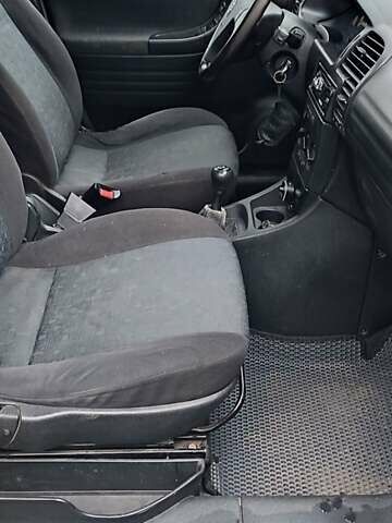 Сірий Опель Зафіра, об'ємом двигуна 1.8 л та пробігом 360 тис. км за 4300 $, фото 33 на Automoto.ua