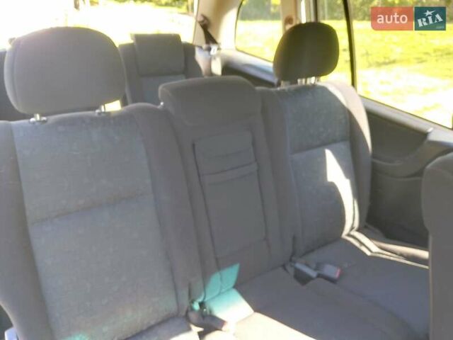 Сірий Опель Зафіра, об'ємом двигуна 1.8 л та пробігом 250 тис. км за 2450 $, фото 25 на Automoto.ua