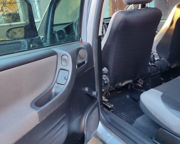 Сірий Опель Зафіра, об'ємом двигуна 2 л та пробігом 337 тис. км за 3800 $, фото 3 на Automoto.ua