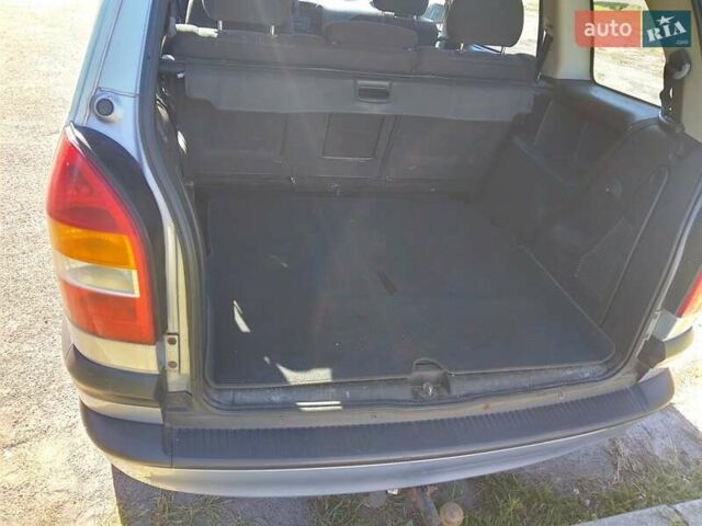 Сірий Опель Зафіра, об'ємом двигуна 1.8 л та пробігом 250 тис. км за 2450 $, фото 10 на Automoto.ua
