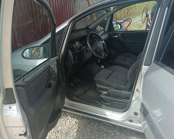 Серый Опель Зафира, объемом двигателя 2 л и пробегом 356 тыс. км за 3200 $, фото 3 на Automoto.ua