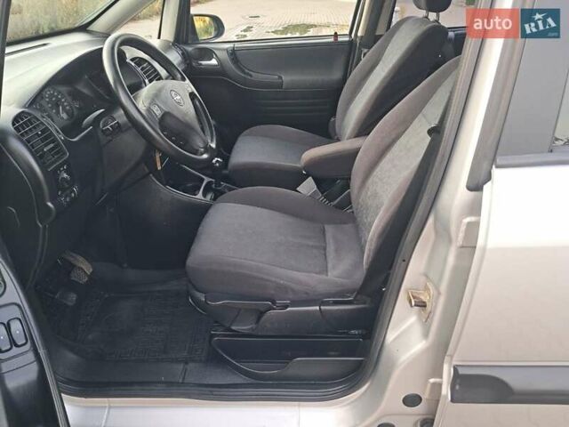 Серый Опель Зафира, объемом двигателя 1.8 л и пробегом 310 тыс. км за 3999 $, фото 27 на Automoto.ua