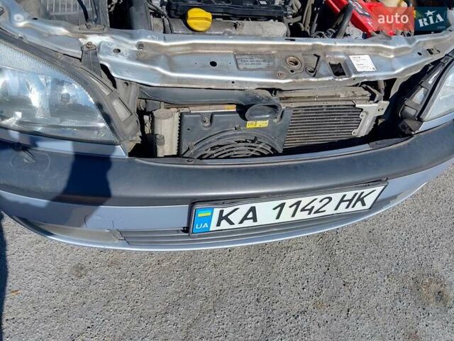 Сірий Опель Зафіра, об'ємом двигуна 1.8 л та пробігом 250 тис. км за 2450 $, фото 33 на Automoto.ua
