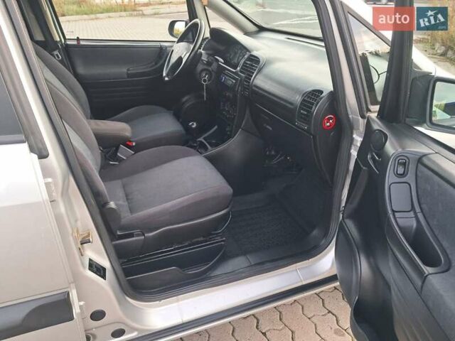 Серый Опель Зафира, объемом двигателя 1.8 л и пробегом 310 тыс. км за 3999 $, фото 28 на Automoto.ua