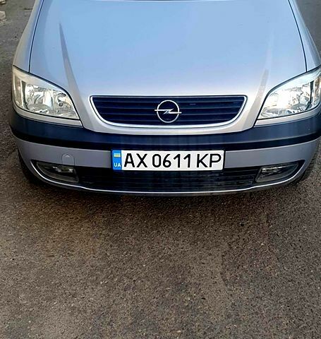 Серый Опель Зафира, объемом двигателя 1.8 л и пробегом 225 тыс. км за 3350 $, фото 2 на Automoto.ua