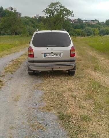 Серый Опель Зафира, объемом двигателя 2 л и пробегом 327 тыс. км за 3200 $, фото 4 на Automoto.ua