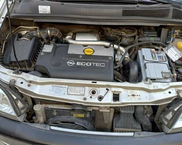 Сірий Опель Зафіра, об'ємом двигуна 2 л та пробігом 251 тис. км за 4900 $, фото 24 на Automoto.ua