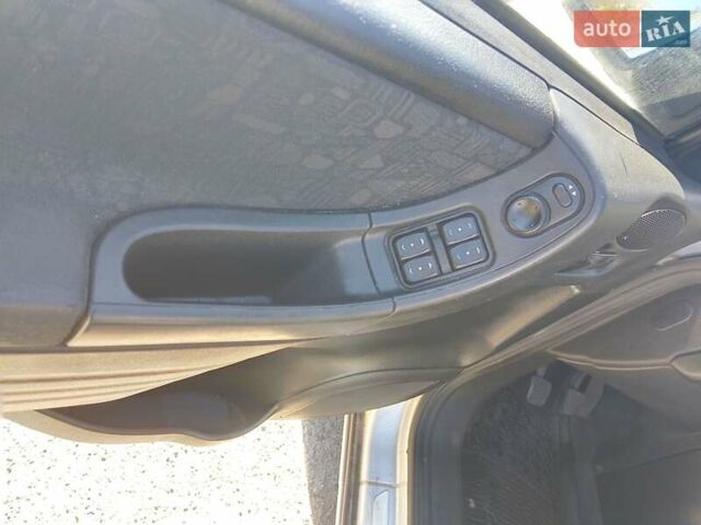 Сірий Опель Зафіра, об'ємом двигуна 1.8 л та пробігом 250 тис. км за 2450 $, фото 19 на Automoto.ua