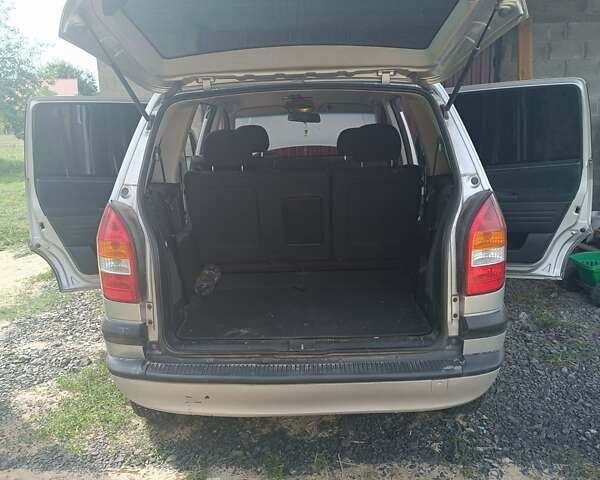 Серый Опель Зафира, объемом двигателя 2 л и пробегом 356 тыс. км за 3200 $, фото 6 на Automoto.ua