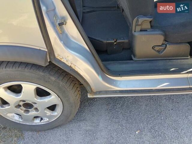 Сірий Опель Зафіра, об'ємом двигуна 1.8 л та пробігом 250 тис. км за 2450 $, фото 28 на Automoto.ua