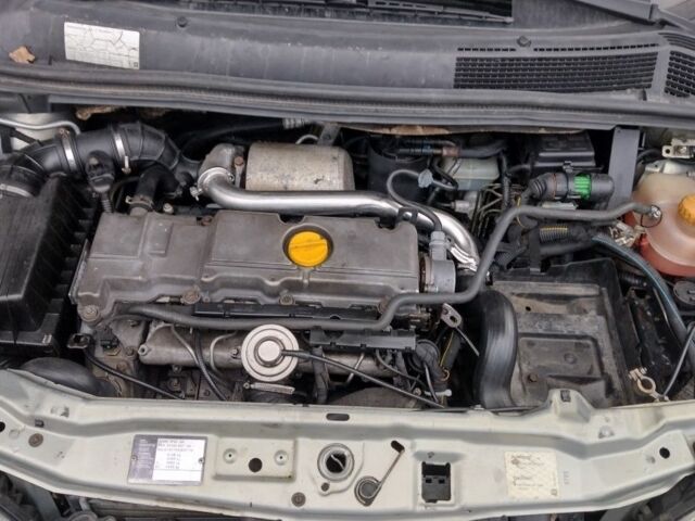 Серый Опель Зафира, объемом двигателя 2 л и пробегом 350 тыс. км за 3500 $, фото 1 на Automoto.ua