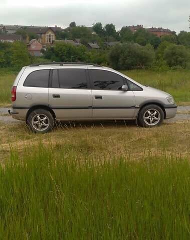 Серый Опель Зафира, объемом двигателя 2 л и пробегом 327 тыс. км за 3200 $, фото 3 на Automoto.ua