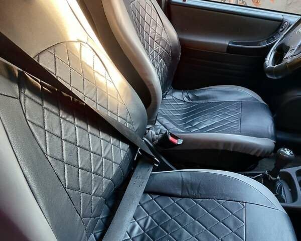 Сірий Опель Зафіра, об'ємом двигуна 2 л та пробігом 337 тис. км за 3800 $, фото 6 на Automoto.ua