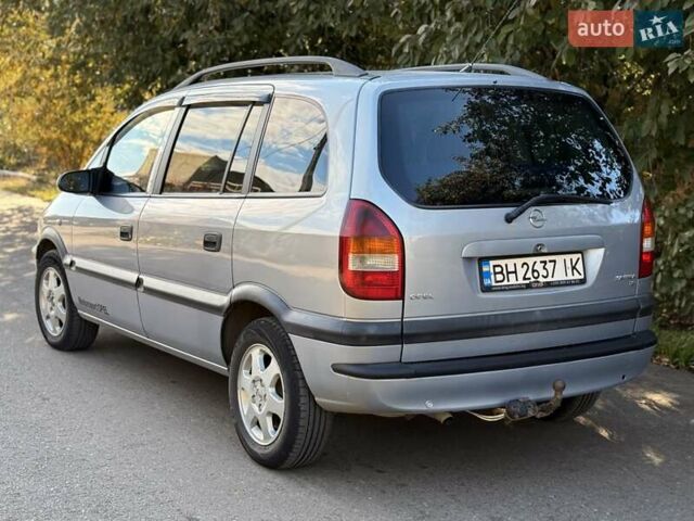 Серый Опель Зафира, объемом двигателя 1.8 л и пробегом 246 тыс. км за 5100 $, фото 2 на Automoto.ua